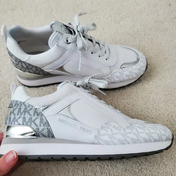 NWOT Michael Kors Wilma Mixed Media Trainer Sneakers Shoes Silver/ White sz6