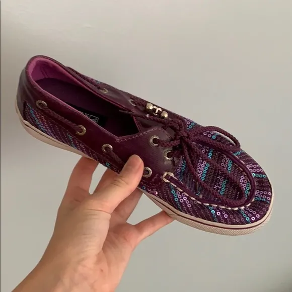 NWOT Never Been Worn Girls Size 4 Sperry Shoe