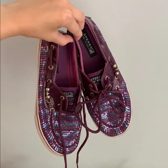 NWOT Never Been Worn Girls Size 4 Sperry Shoe