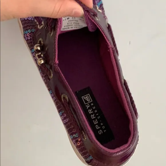 NWOT Never Been Worn Girls Size 4 Sperry Shoe