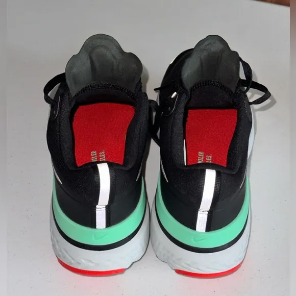 NWOT. Nike React Miler Black Green Glow Running Shoes Size 7.5