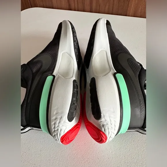 NWOT. Nike React Miler Black Green Glow Running Shoes Size 7.5