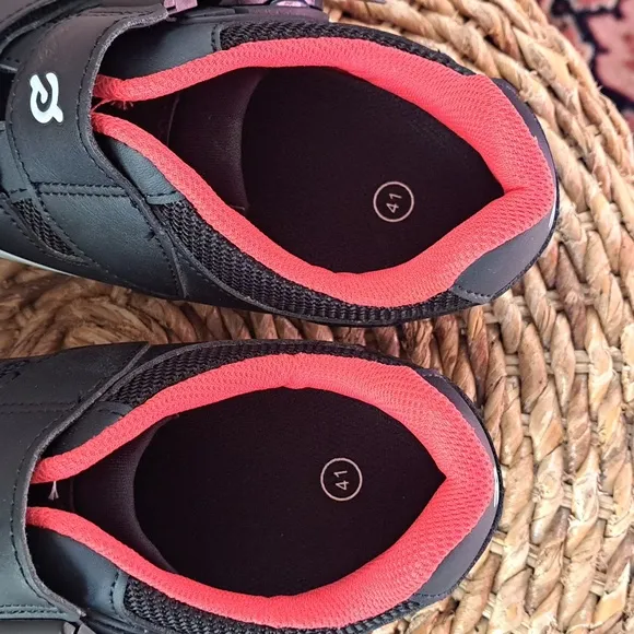 NWOT Peloton Unisex Indoor Spin/Cycling Sneaker‎ Shoes Black/Red EU41/W10/M8