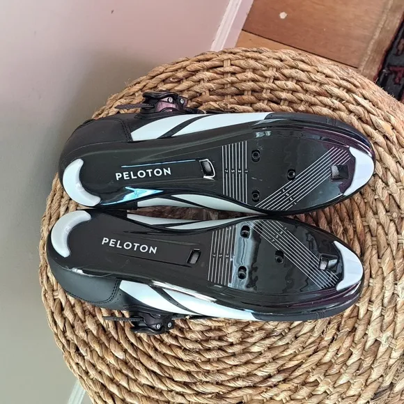 NWOT Peloton Unisex Indoor Spin/Cycling Sneaker‎ Shoes Black/Red EU41/W10/M8