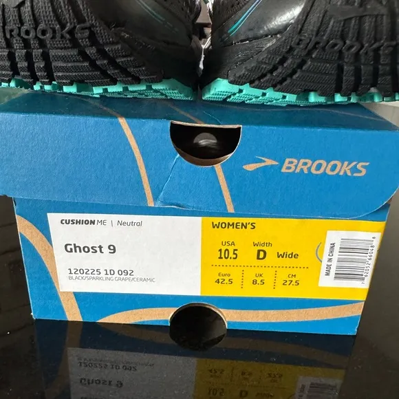 NWT Brooks Ghost 9 Size 10.5 Wide