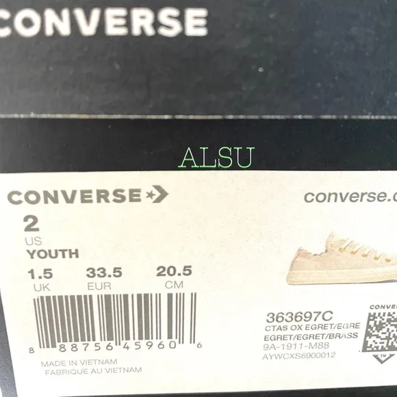 NWT Converse Ctas Low Top Scalloped Suede Egret Cream Girls Size 2