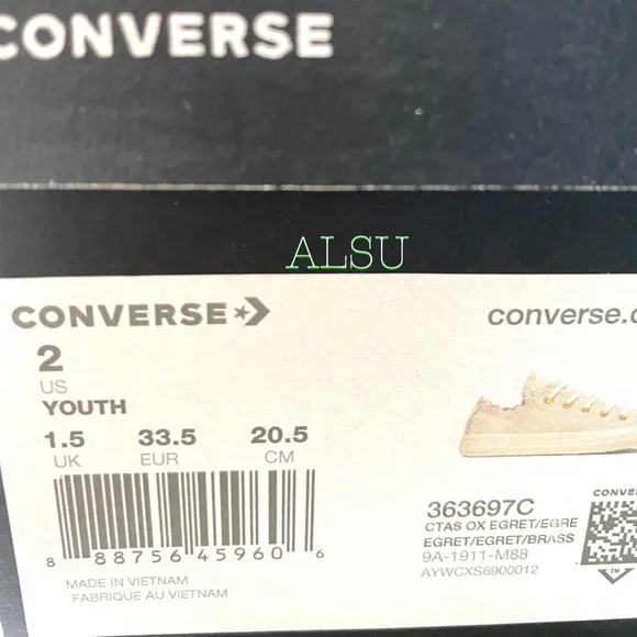 NWT Converse Ctas Low Top Scalloped Suede Egret Cream Girls Size 2
