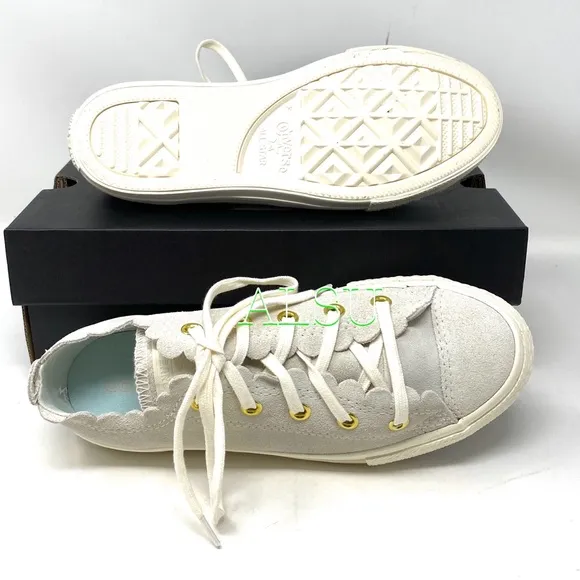 NWT Converse Ctas Low Top Scalloped Suede Egret Cream Girls Size 2