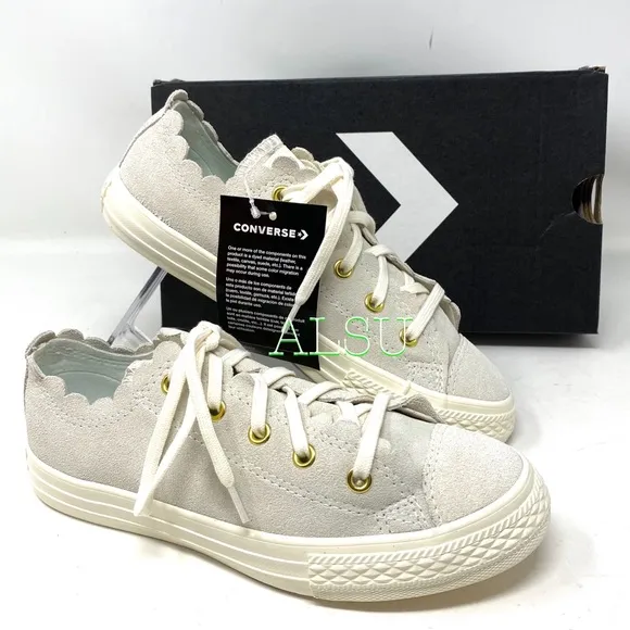 NWT Converse Ctas Low Top Scalloped Suede Egret Cream Girls Size 2
