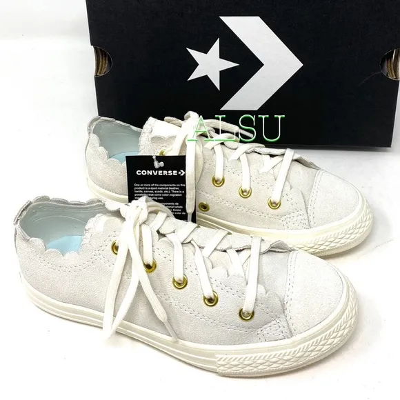 NWT Converse Ctas Low Top Scalloped Suede Egret Cream Girls Size 2