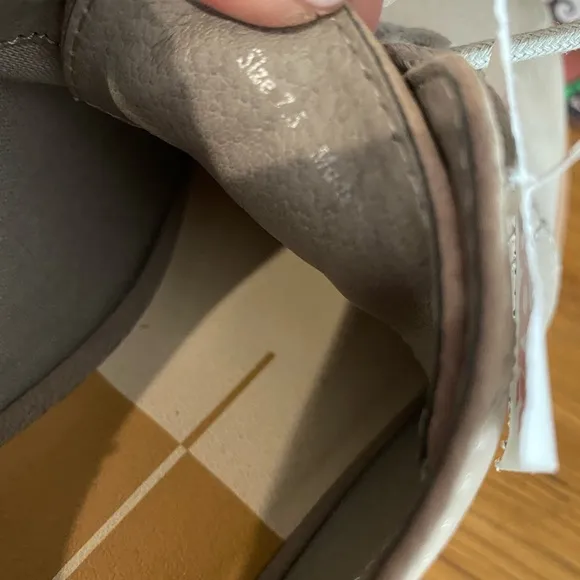 NWT DOLCE VITA leather shoes with white high rise soles! NEUTRAL &amp; FUN!!