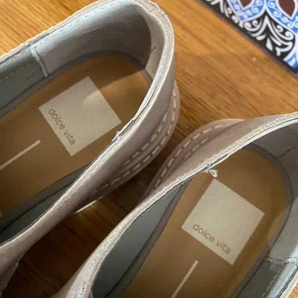 NWT DOLCE VITA leather shoes with white high rise soles! NEUTRAL &amp; FUN!!