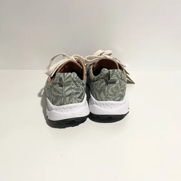 NWT Flower Mountain PAMPAS WOMAN - Sneakers 6.5