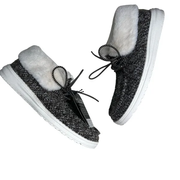 NWT Hey Dude “Britt” Shoes. Size 5