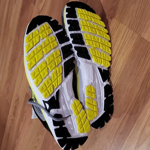 NWT Inov-8 ROADCLAW 275 SIZE 12.5 Running