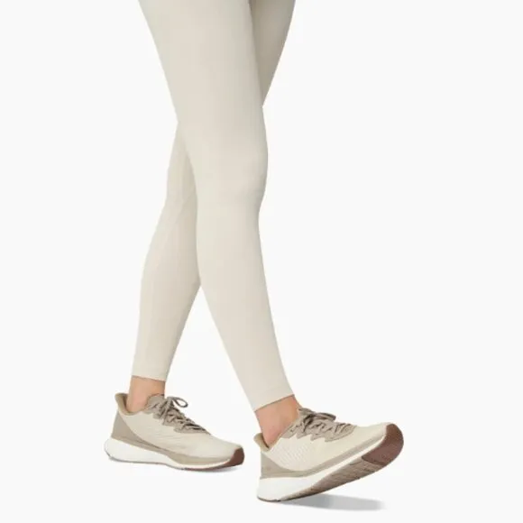 NWT Lane-Eight Women's Relay Trainer in Latte