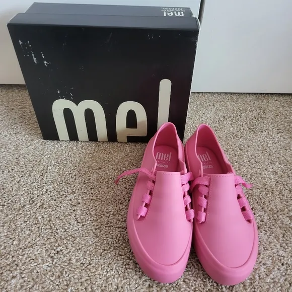 ♥️NWT♥️ MINI MELISSA GIRLS SNEAKERS