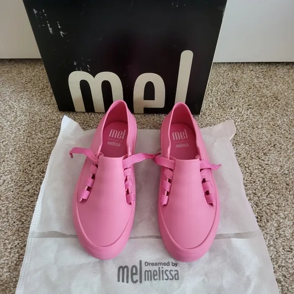 ♥️NWT♥️ MINI MELISSA GIRLS SNEAKERS