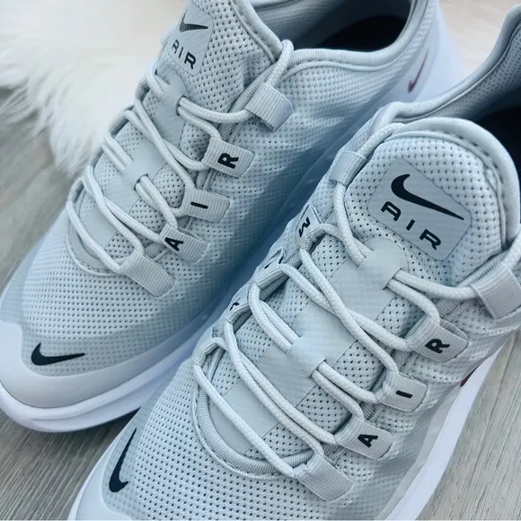 NWT Nike Air Max Axis Women’s Shoes