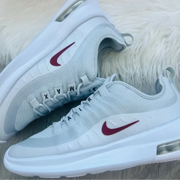 NWT Nike Air Max Axis Women’s Shoes