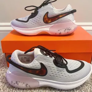 NWT Nike Joyride Dual Run Tortise Shell Woman's Running Shoe