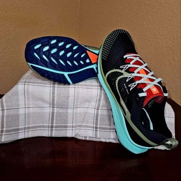 NWT- NIKE PEGASUS TRAIL IV ALL TERRAIN SHOES. SZ 10.5