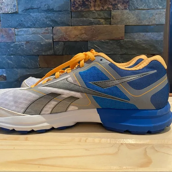 ‼️NWT- REEBOK One Cushion Smoothfuse Running Shoes