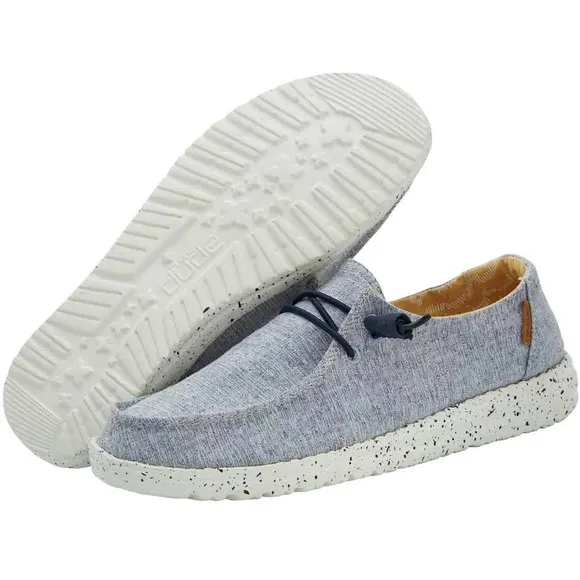 NWT Women’s Wendy Chambray Hey Dudes