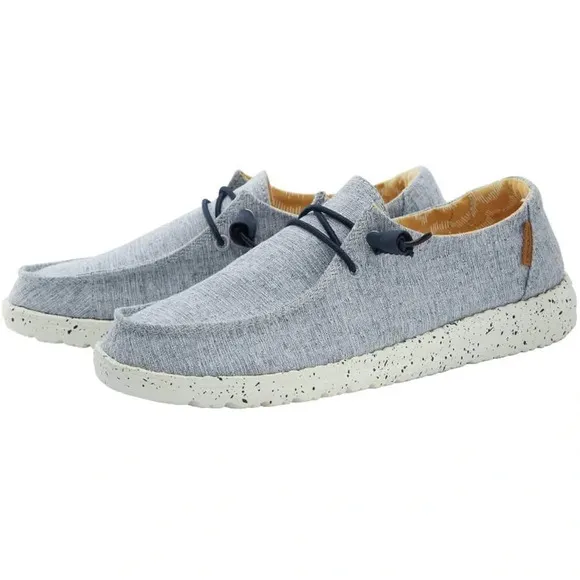 NWT Women’s Wendy Chambray Hey Dudes