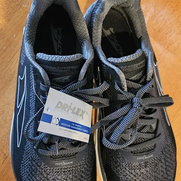 NWT'S - ALTRA - Black Foot Shape Lace-up Athletic Shoes, Size 9