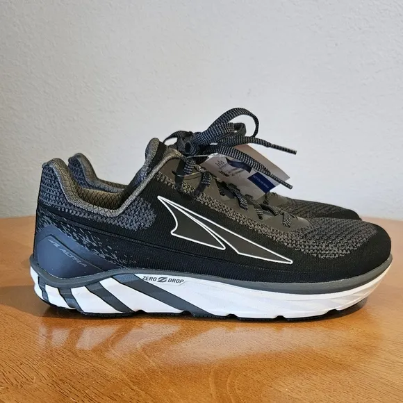 NWT'S - ALTRA - Black Foot Shape Lace-up Athletic Shoes, Size 9