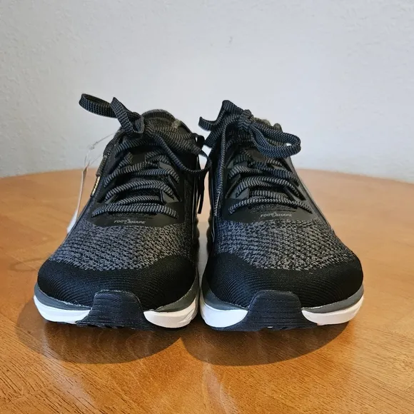 NWT'S - ALTRA - Black Foot Shape Lace-up Athletic Shoes, Size 9