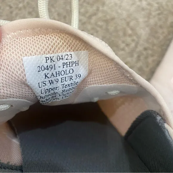 OluKai Kaholo Women’s Breathable Athletic Shoes Sneaker Size 9 Pearl Blush