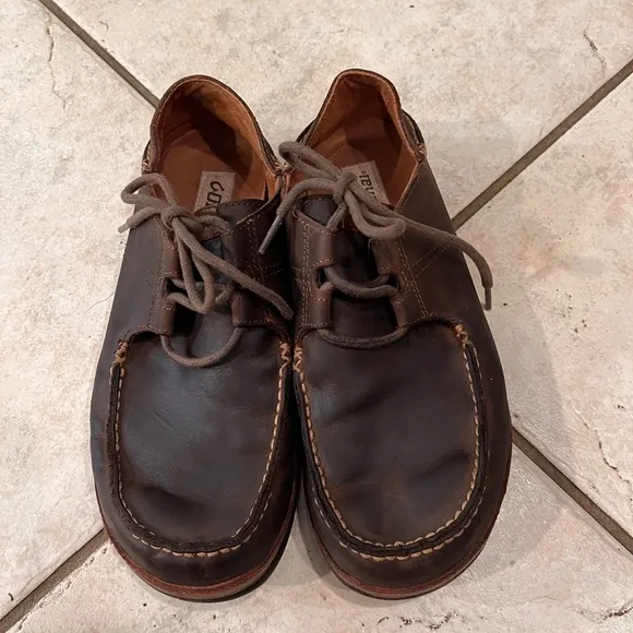 Olukai Ohana lace up nubuck leather outdoor hiking shoes size 8