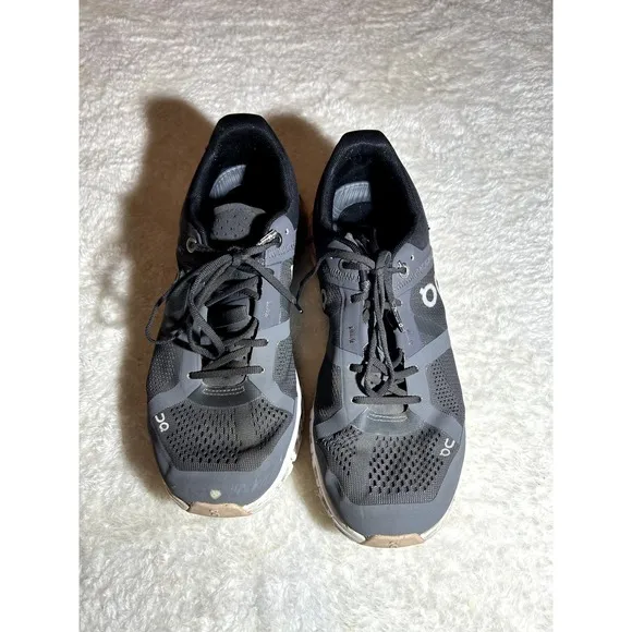 On Cloud Black &amp; Pink Used Women's Active Shoes Size 7.5