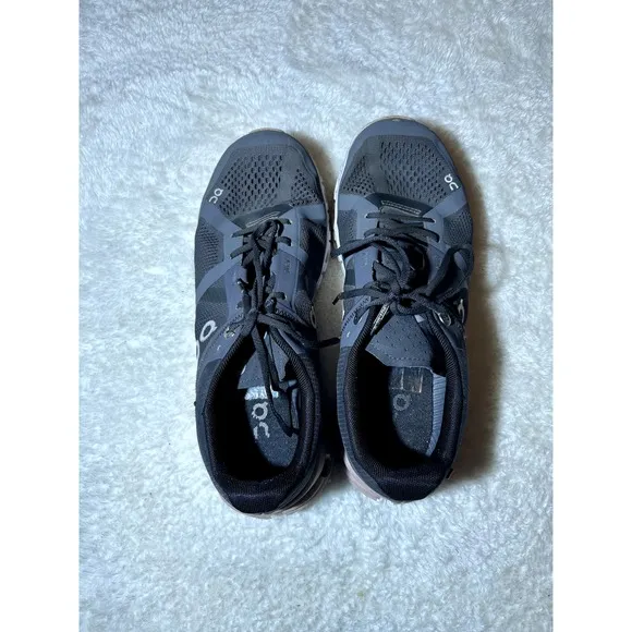 On Cloud Black &amp; Pink Used Women's Active Shoes Size 7.5