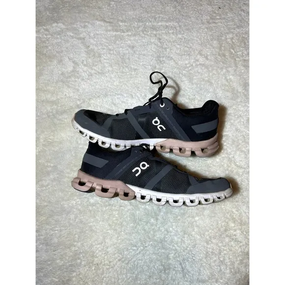 On Cloud Black &amp; Pink Used Women's Active Shoes Size 7.5