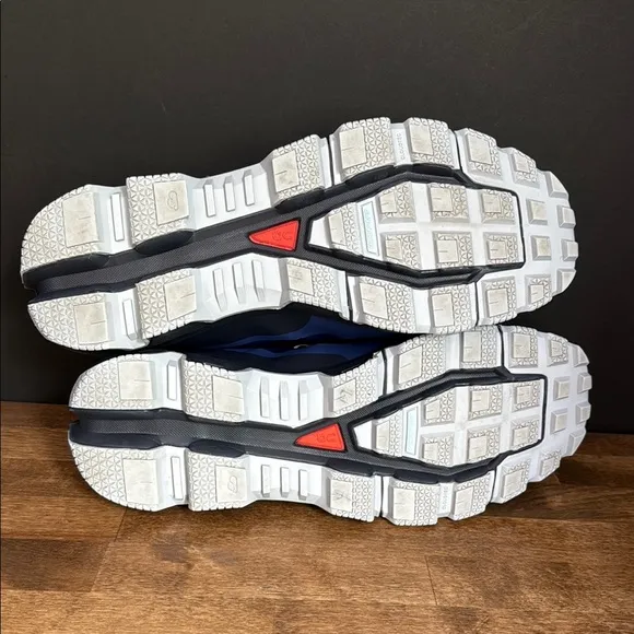 On Cloud Mens Blue Running Shoes Size 13