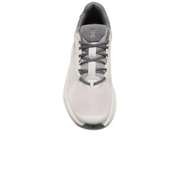 ON Cloudrunner 2 Sneaker in Frost &amp; White 9 New with box Mens Athletic Shoes