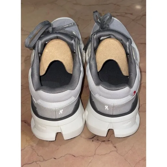 ON Cloudrunner 2 Sneaker in Frost &amp; White 9 New with box Mens Athletic Shoes