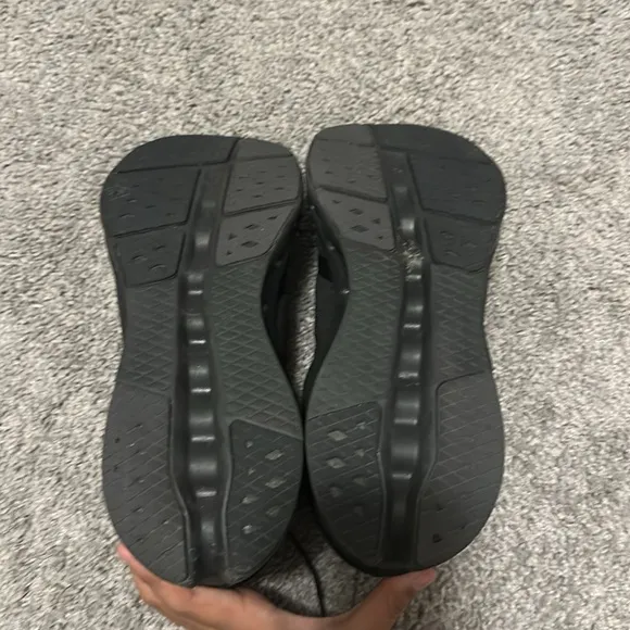 On Running Men's Cloudsurfer 2 running shoes in black/black size 9.5