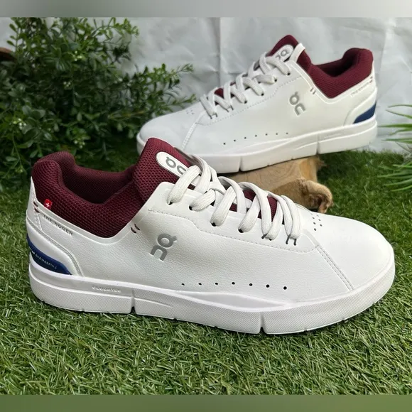 On Running Men's The Roger Advantage  White/ Mulberry Shoes size 8.5  new