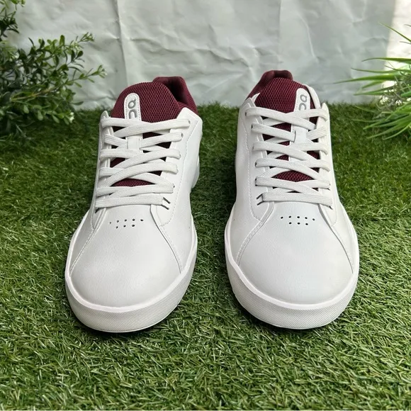 On Running Men's The Roger Advantage  White/ Mulberry Shoes size 8.5  new