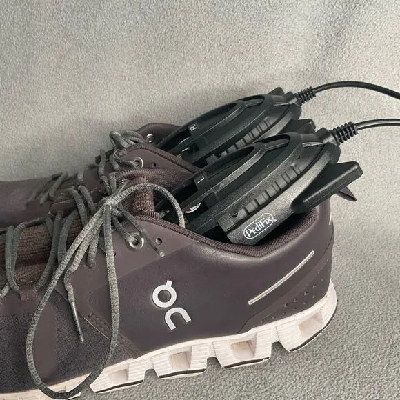On Running Womens Size 9,5 Gray Athletic and Training Shoes Running Lightweight