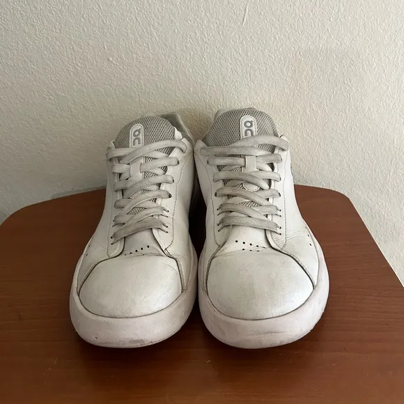 On The Roger Advantage White Size 8 Men’s Sneaker Casual Leather Fabric Travel