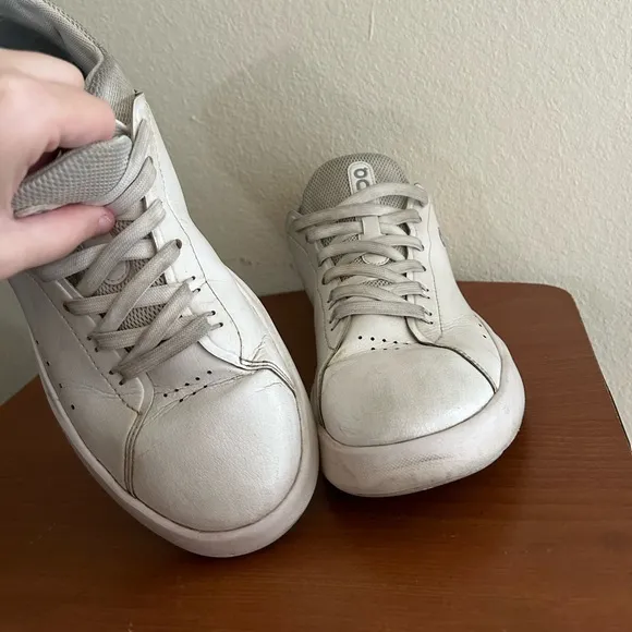 On The Roger Advantage White Size 8 Men’s Sneaker Casual Leather Fabric Travel