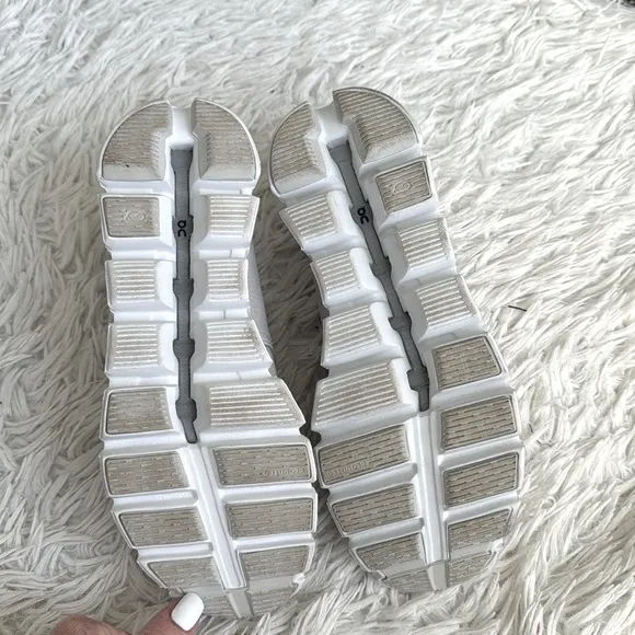 On Women's Cloud Running Shoes Pearl Size 8.5