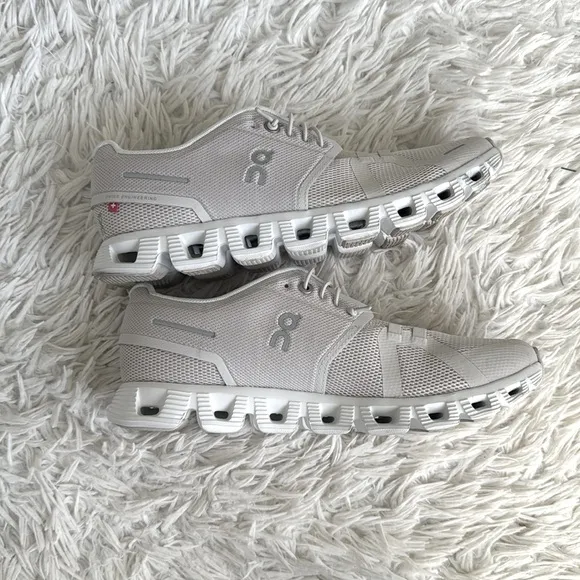 On Women's Cloud Running Shoes Pearl Size 8.5