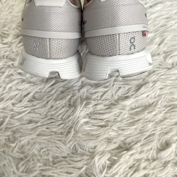 On Women's Cloud Running Shoes Pearl Size 8.5