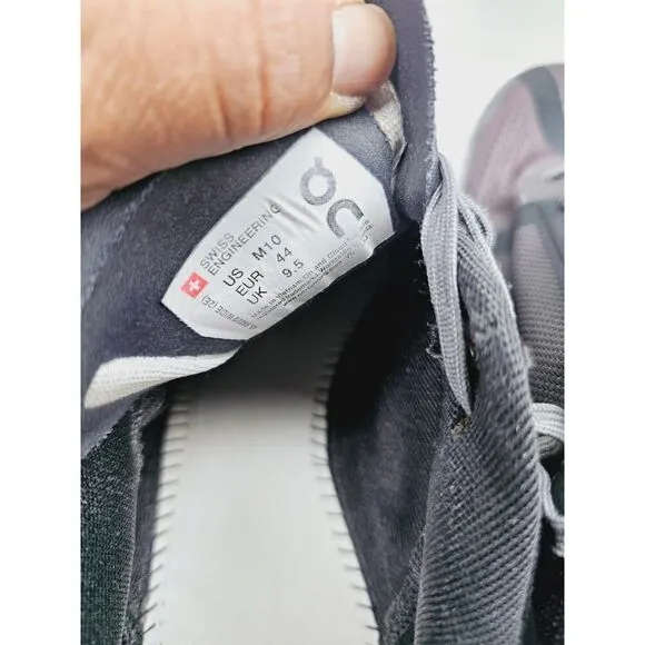 OnCloud Men's Size 10 Running Shoes